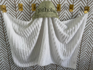 Thyme Hyde with Olive Embroidery Bath Hoodie/Hooded Towel