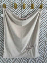 Load image into Gallery viewer, Dusty Pink Hyde With Pearl Gift Set