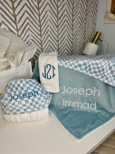 Wavy Mist & White Checkered Gift Set