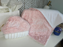 Load image into Gallery viewer, Pink Embossed Leaves Gift Set