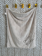 Load image into Gallery viewer, Pearl Willow with Flat Pearl Back Gift Set