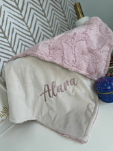 Load image into Gallery viewer, Dusty Pink Hyde With Pearl Gift Set