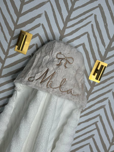 Pearl Willow with Bow & Name Hooded Towel