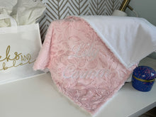 Load image into Gallery viewer, Pink Embossed Leaves Gift Set
