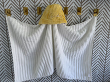 Load image into Gallery viewer, Canary Hyde with white bubble back &amp; Bow Burp Cloth Gift Set