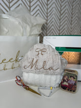 Load image into Gallery viewer, Pearl Willow with Bow &amp; Name Hooded Towel