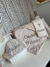 Load image into Gallery viewer, Pearl Willow with Flat Pearl Back Gift Set