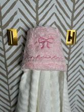 Load image into Gallery viewer, Blush Pink Marble Texture with Bow &amp; Name Hooded Towel