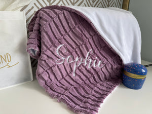 Mauve Oxford Flat White Back Blanket No Ruffle