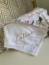 Load image into Gallery viewer, Vintage Rose with white Hyde Gift Set