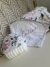Load image into Gallery viewer, Vintage Rose with white Hyde Gift Set
