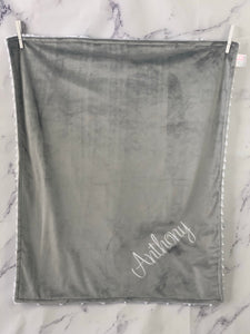 Flat Gray with White Oxford Back Blanket No Ruffle