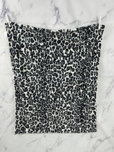 Load image into Gallery viewer, Black/White/Gray Leopard with Flat White Back Blanket No Ruffle