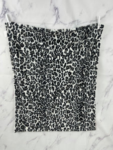 Black/White/Gray Leopard with Flat White Back Blanket No Ruffle